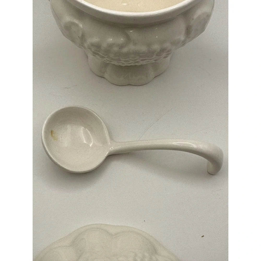 California USA Pottery 715 Grapevine Pattern Gravy Small Soup Tureen W/Ladle Lid